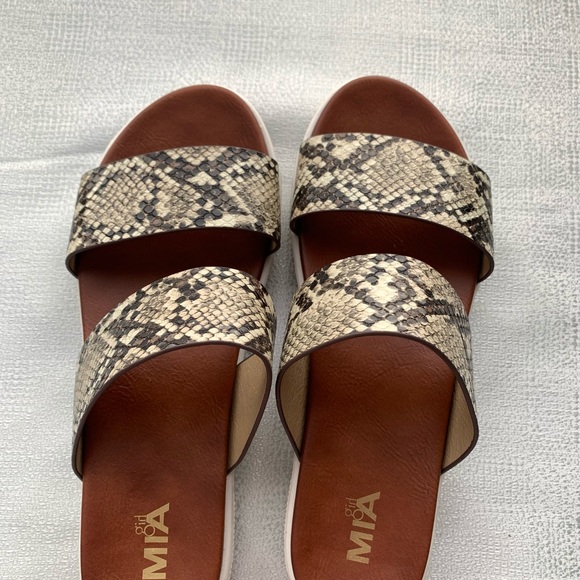 Mia girl Snake print Women’s sandal size:6,6.5,7, 7.5,8, 8.5,9, 9.5, 10 Various - Picture 2 of 14